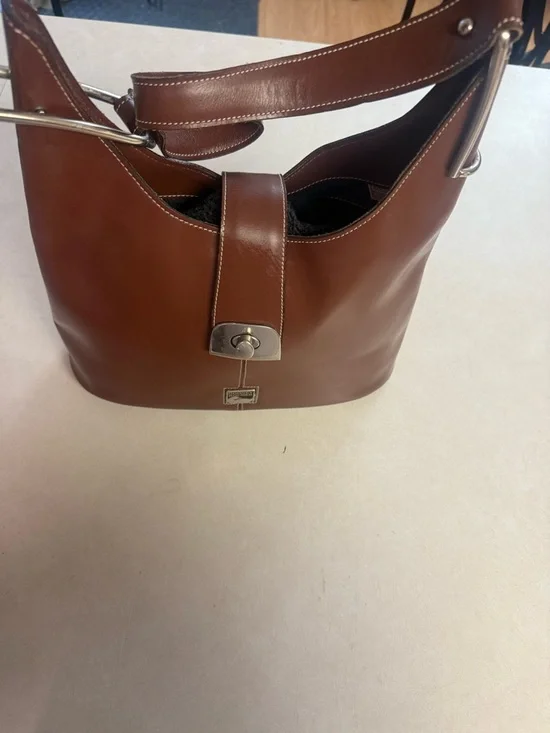 Dooney & Bourke Chestnut Brown Leather Shoulder Bag with Silver Hardware VINTAGE - Picture 2 of 10